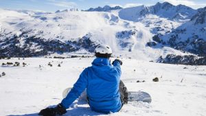 La estación de esquí de Grandvalira aspira a crecer entre un 2 y un 3% esta temporada en días de esquí vendidos, mientras que, en Vallnord, el sector de Pal Arinsal se ha marcado el mismo objetivo y el sector de Arcalís eleva la previsión hasta el 11% de crecimiento. Para lograrlo, han invertido casi 24,5 millones de euros en total, han informado este lunes en rueda de prensa el director de Ordino Arcalís, Xabier Ajona; el director general de Grandvalira-Nevasa, Alfonso Torreño, y el director de Pal Arinsal, Josep Marticella, junto al gerente de Andorra Turisme, Betim Budzaku, durante la presentación de las novedades para el invierno.