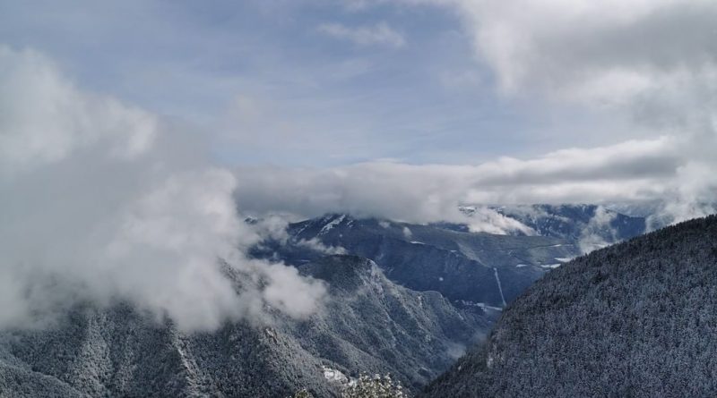 e temps est suspendu au dessus des nuages de Vallnord Arinsal ☁️☀️ #vallnordarinsal #Andorra