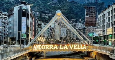 Le pont de Paris en plein coeur d'Andorre La Vieille. ?
