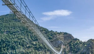Andorra estrenará en breve el puente tibetano más largo de Europa